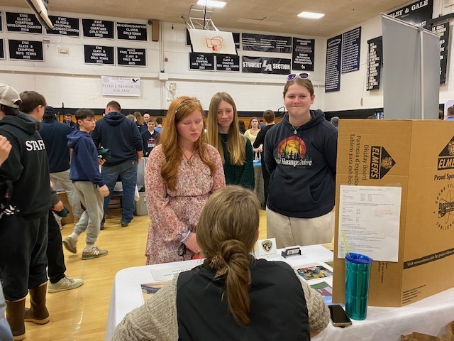 GSB students visit the Lincoln Academy Job Fair!