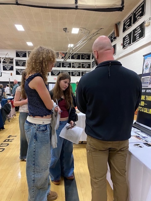 GSB students visit the Lincoln Academy Job Fair!