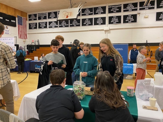 GSB students visit the Lincoln Academy Job Fair!