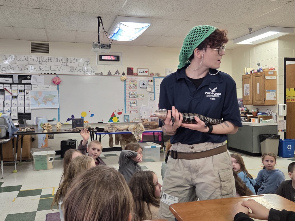 Chewonki visited our GSB third grade classrooms to teach us about predators and prey. 