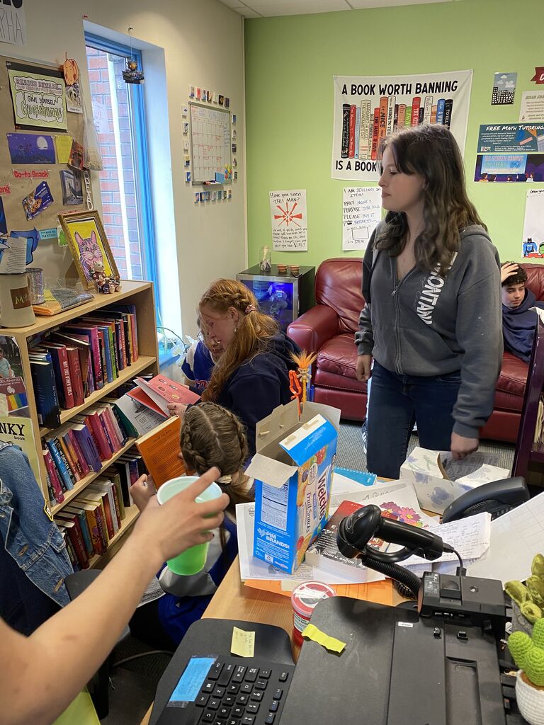 GSB 8th graders' final trip for the year to Skidompha Library!