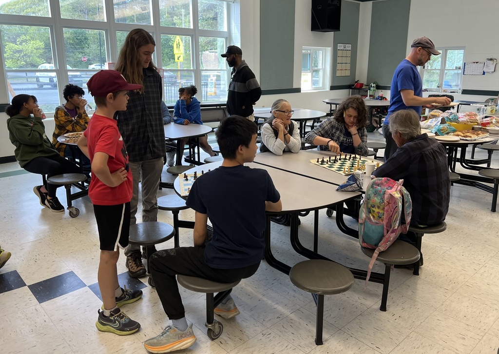 The GSB Chess club's BBQ celebration!