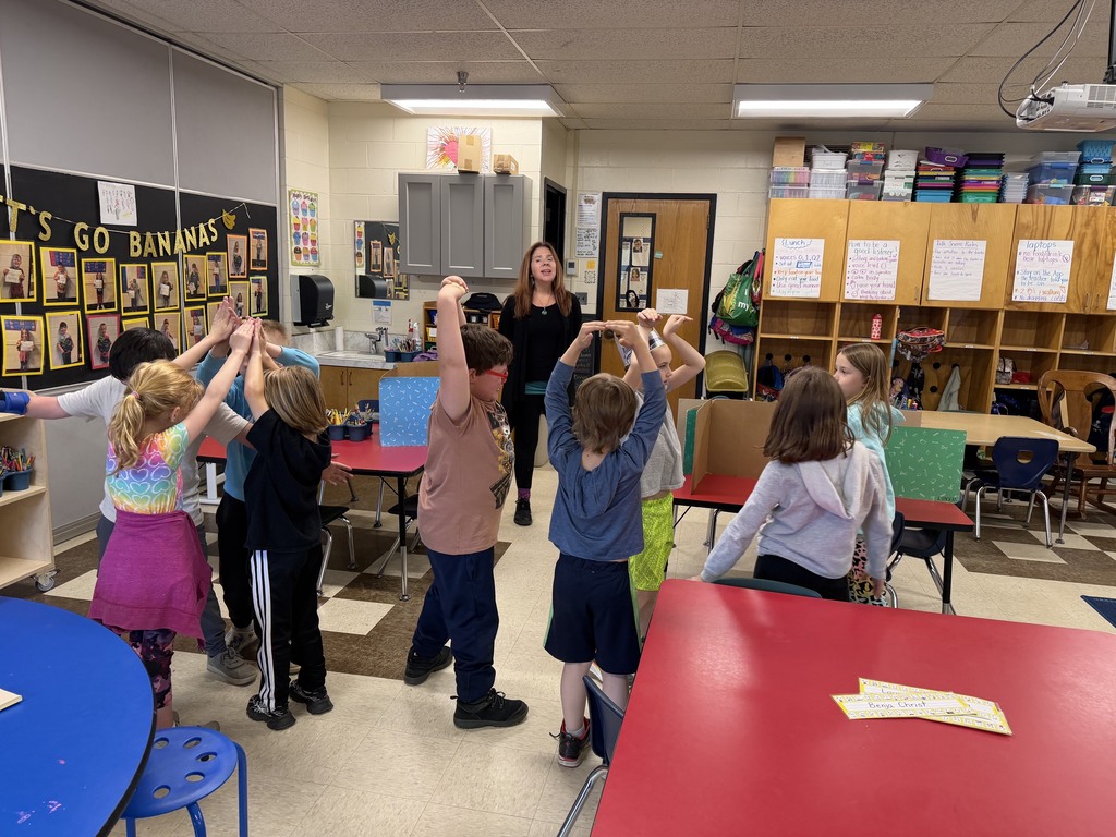 Mrs. Verney’s Class had fun working with Ms. Teralyn from Story Tree Theatre.