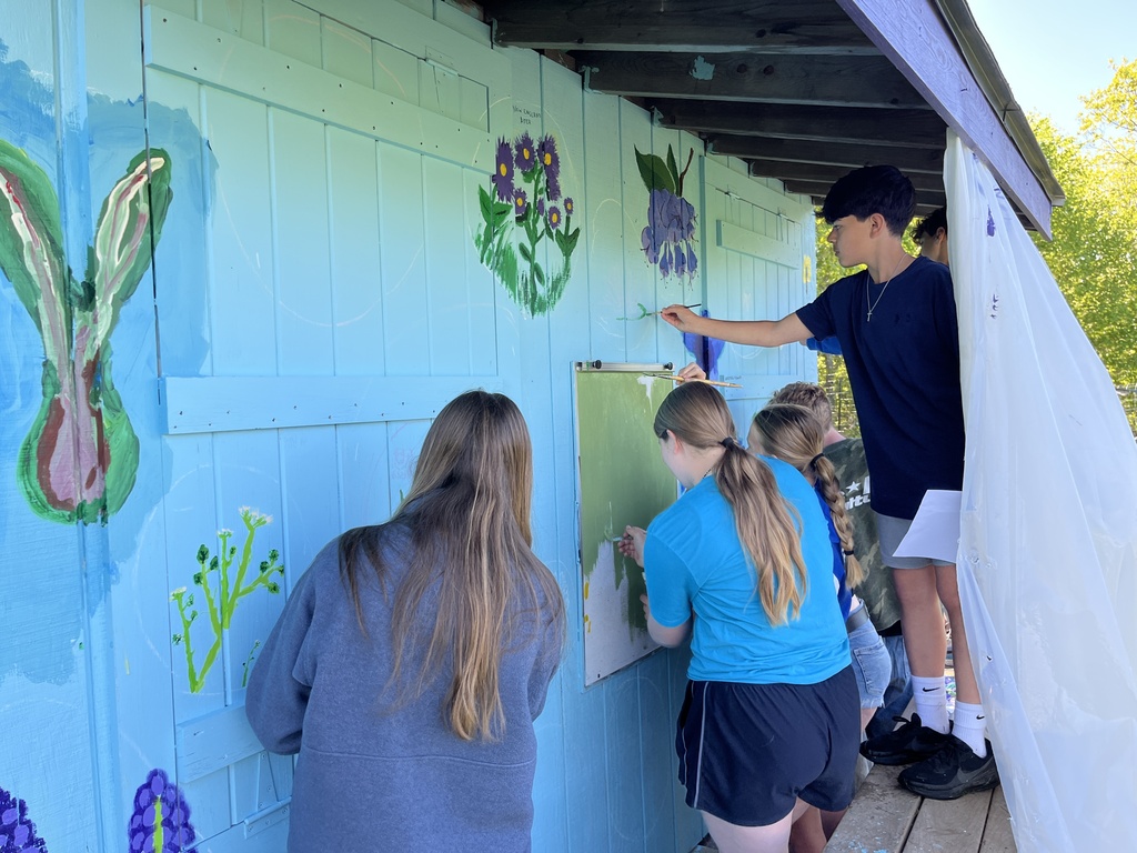 GSB 8th graders working on their class legacy mural!