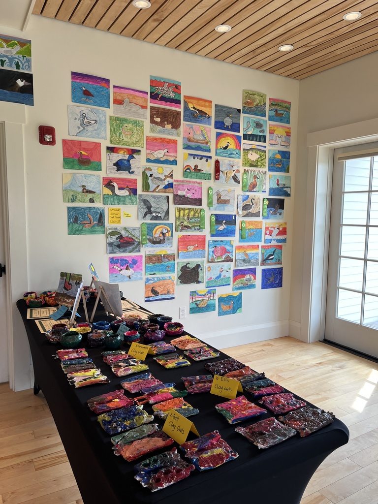 Here are images from the GSB art exhibition family opening event!