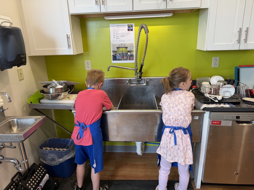 Mrs. Verney’s class at FARMS Kitchen!