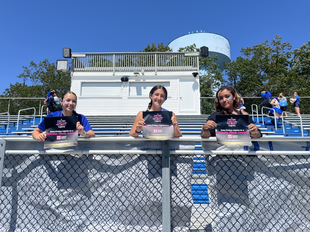 Blue and gray on display for Falcon Friday at the Nest! Oakcrest High School Fall Pep Rally presented by Student Council #FN5GL #Sweepstakes @TMobile
