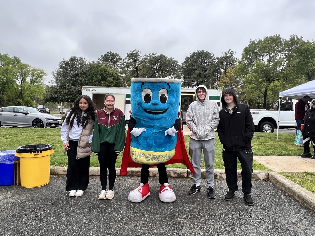 CCHS student Volunteers got to meet ACUA mascot Supercan