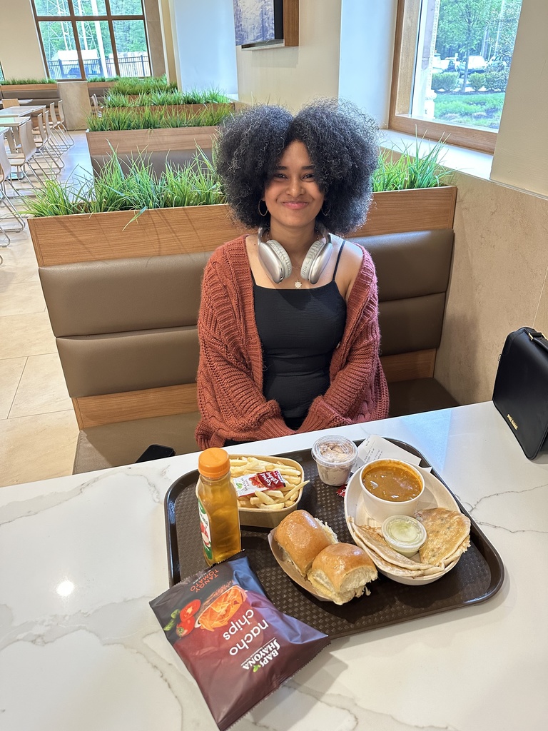 Student eating lunch