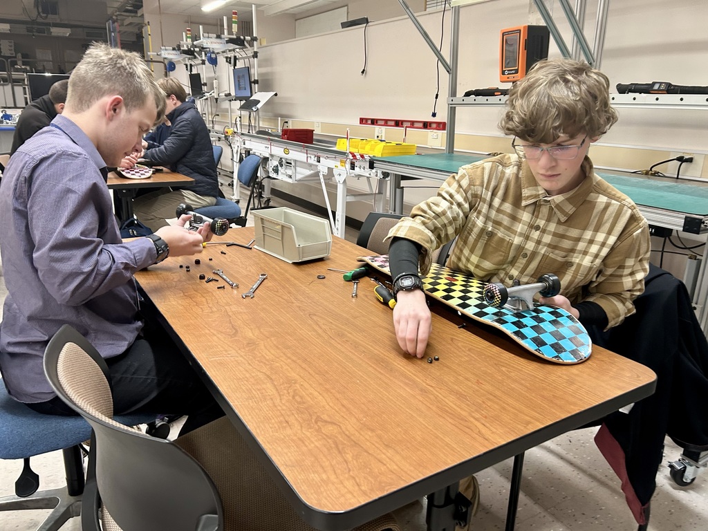 Alec and Ethan skateboard challenge 