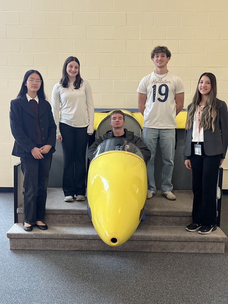 New Visions ILB class recently visited the National Soaring Museum