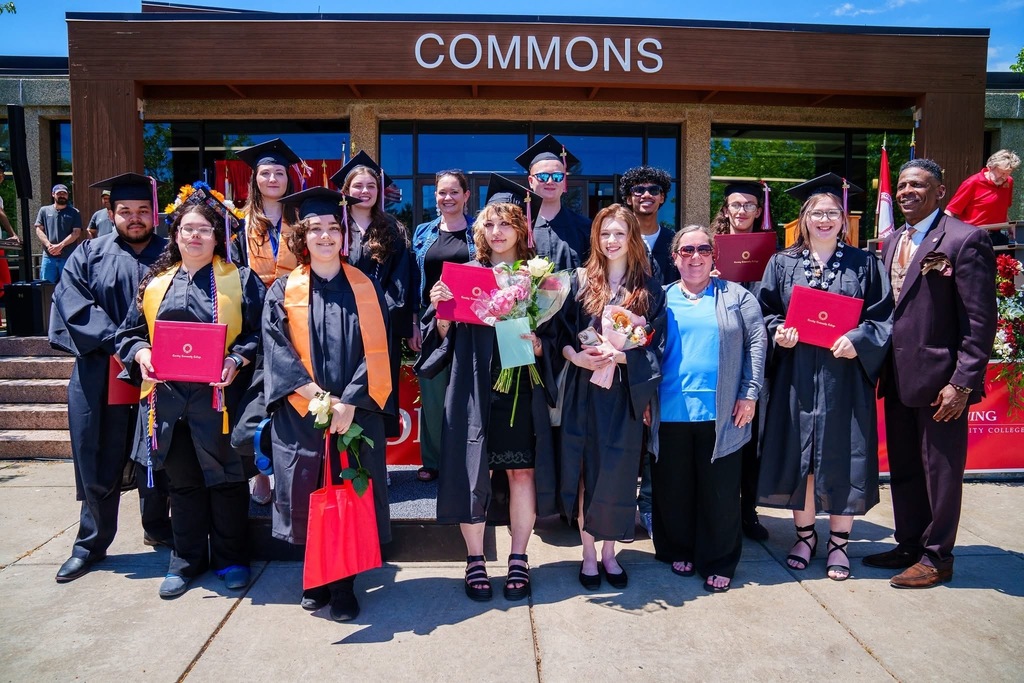 Graduates w/ Ms. Hill, Mrs. Miller, and Dr. Finley