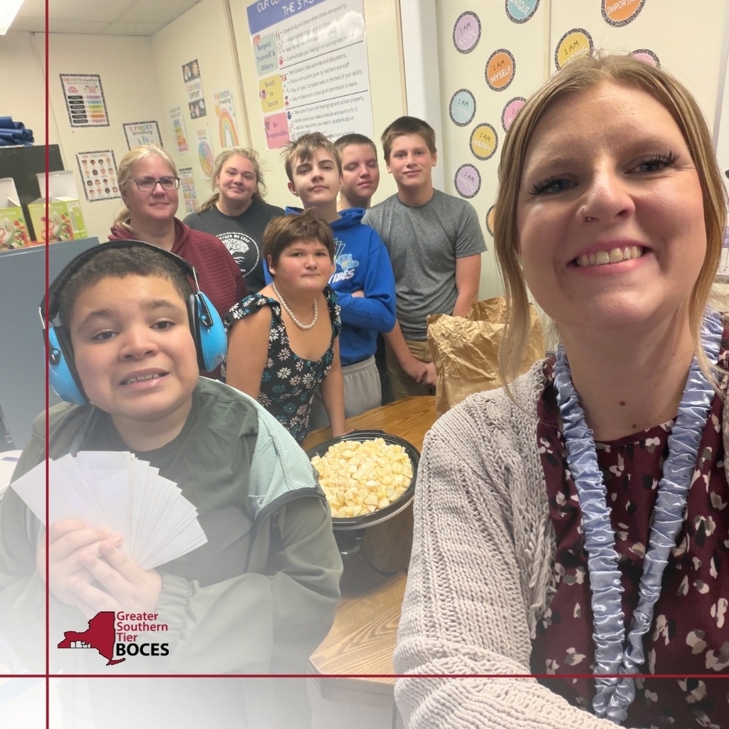 Exceptional Ed students making applesauce