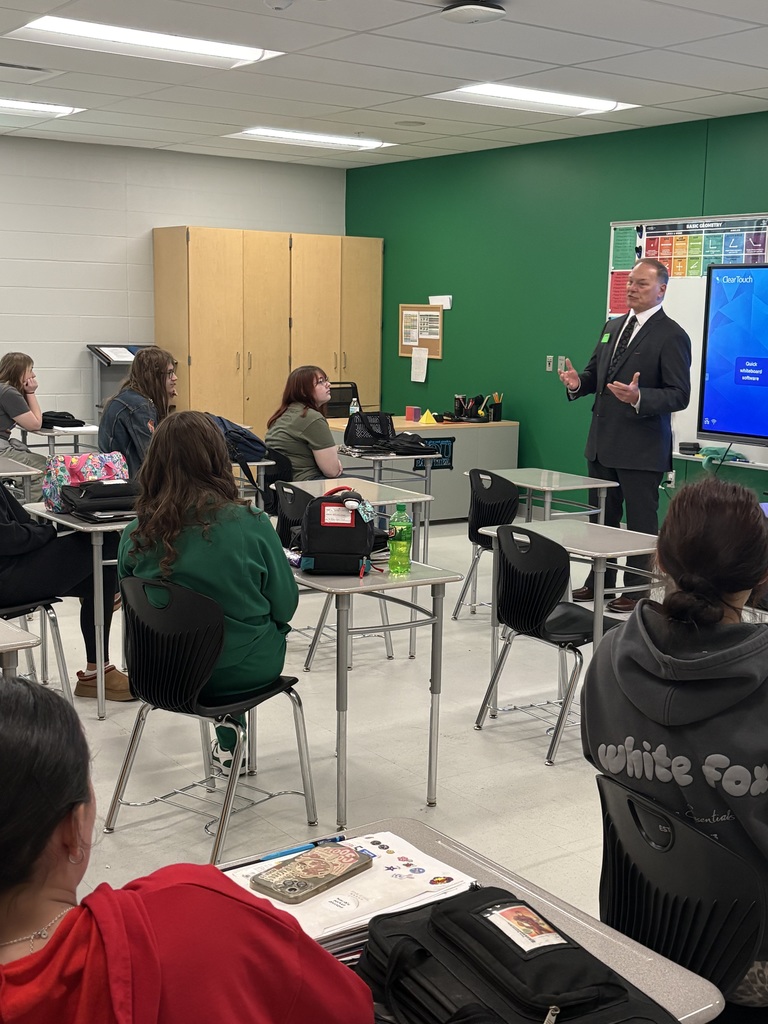 Judge Harcha speaking to GHS Seniors 