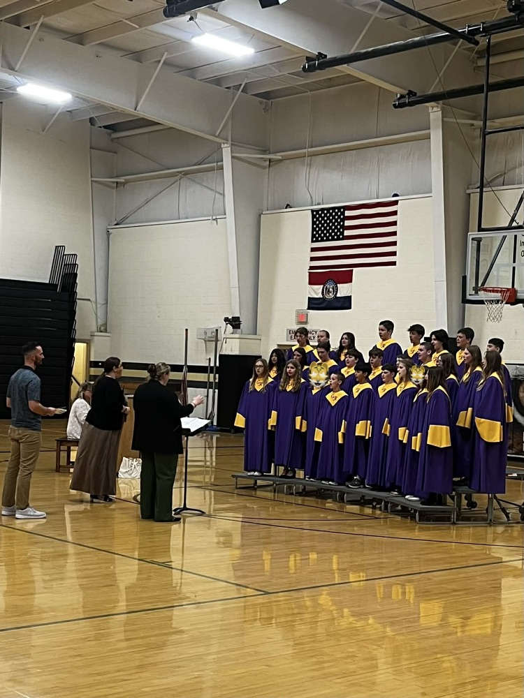 Junior High Choir learning and polishing