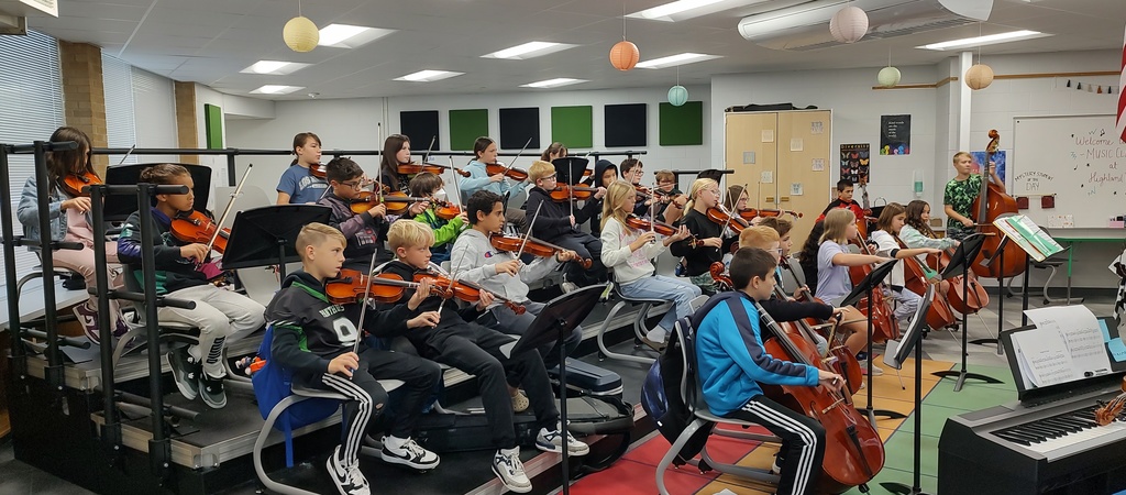 HV Orchestra warming up