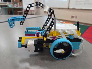 The Brainy Bunch Prepares for Lego Tournaments