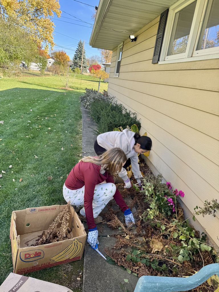 Fall Clean and Green event for Team Integrity 7th Graders