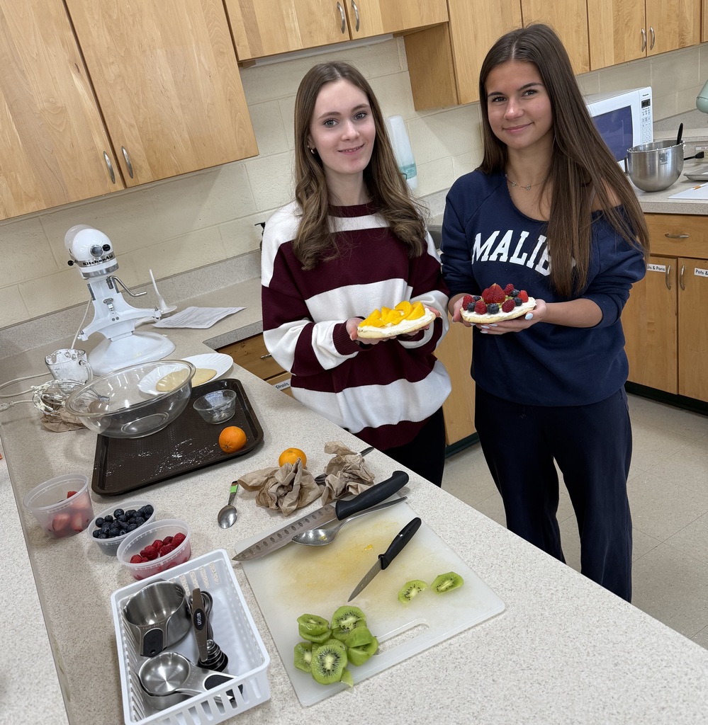 Fruit Pizza Prep in Culinary Class