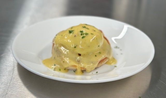 Egg Benedict with hollandaise sauce! 
