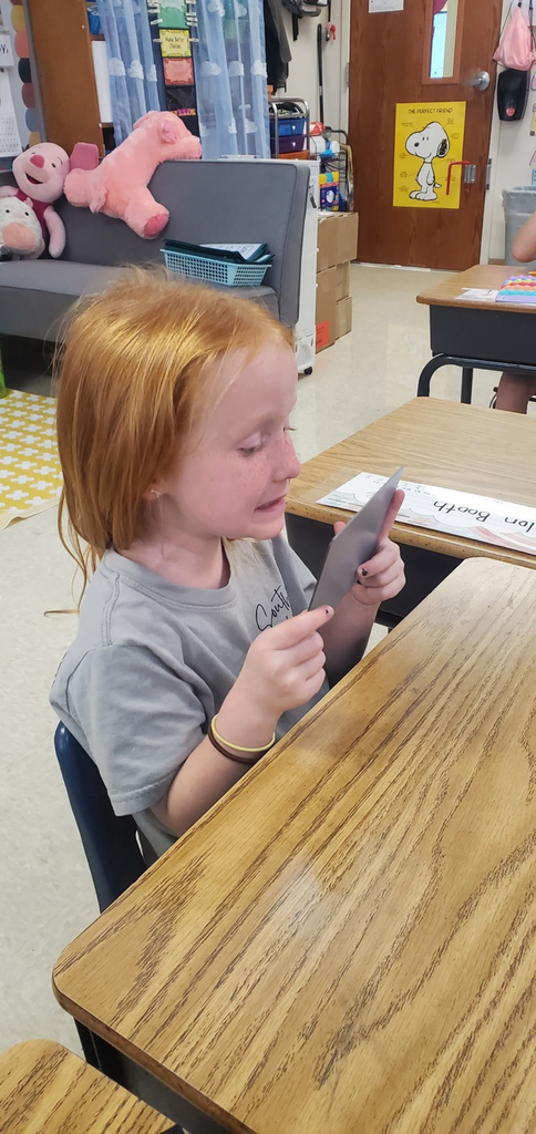 Mrs. Melissa's class is the beginning writing phase which includes learning to draw. Today we looked at our facial features and drew self portraits!