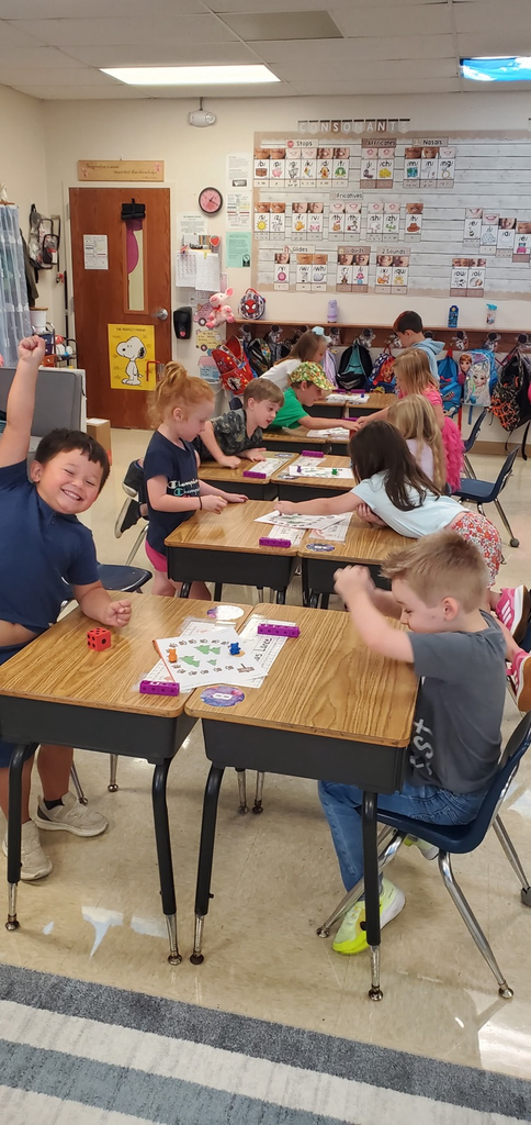 Mrs. Melissa's class had a great day of testing and even kept our learning going strong today! Fun in Math with partner bear counting gametime, and then out for some chalk using our knowledge of lines from Skills!
