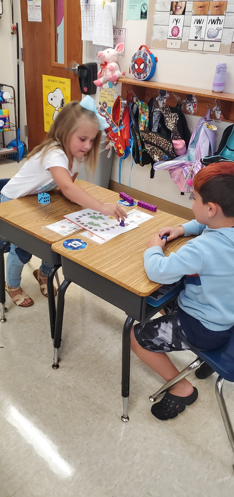 Mrs. Melissa's class had a great day of testing and even kept our learning going strong today! Fun in Math with partner bear counting gametime, and then out for some chalk using our knowledge of lines from Skills!