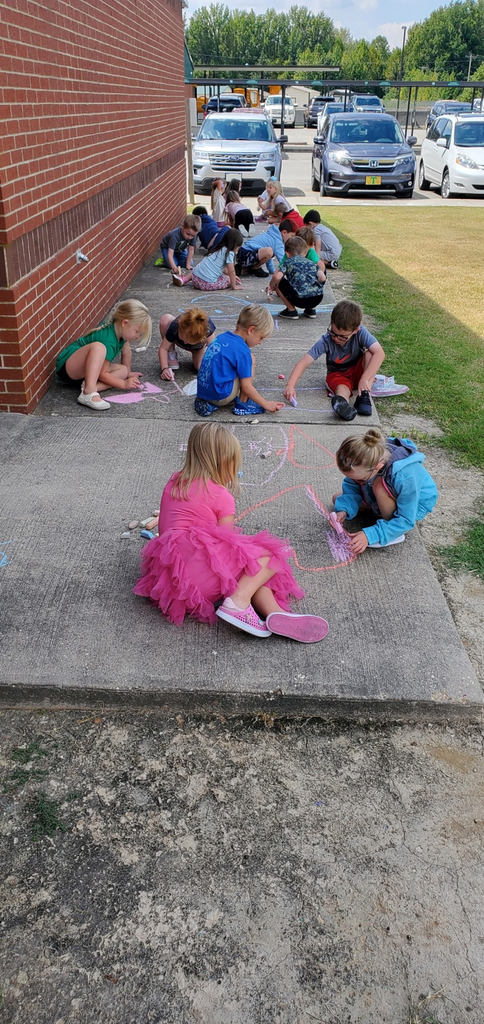 Mrs. Melissa's class had a great day of testing and even kept our learning going strong today! Fun in Math with partner bear counting gametime, and then out for some chalk using our knowledge of lines from Skills!