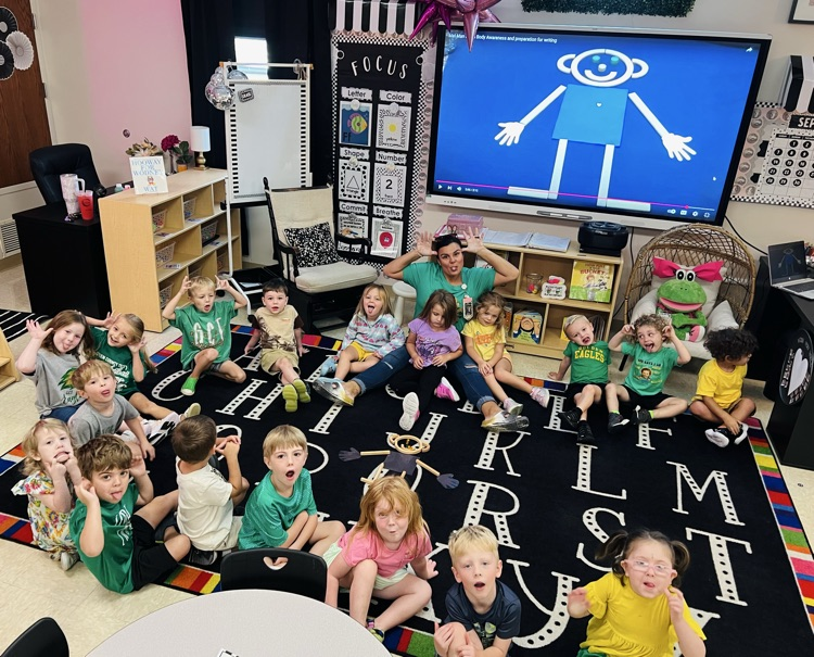 Mrs. Leslie’s Pre K babes had a Fabulous Friday!! 🤩 We love building Mat Man, learning about body awareness, five senses, & looking cute all decked out in our #FullFlightFriday attire 💚💛