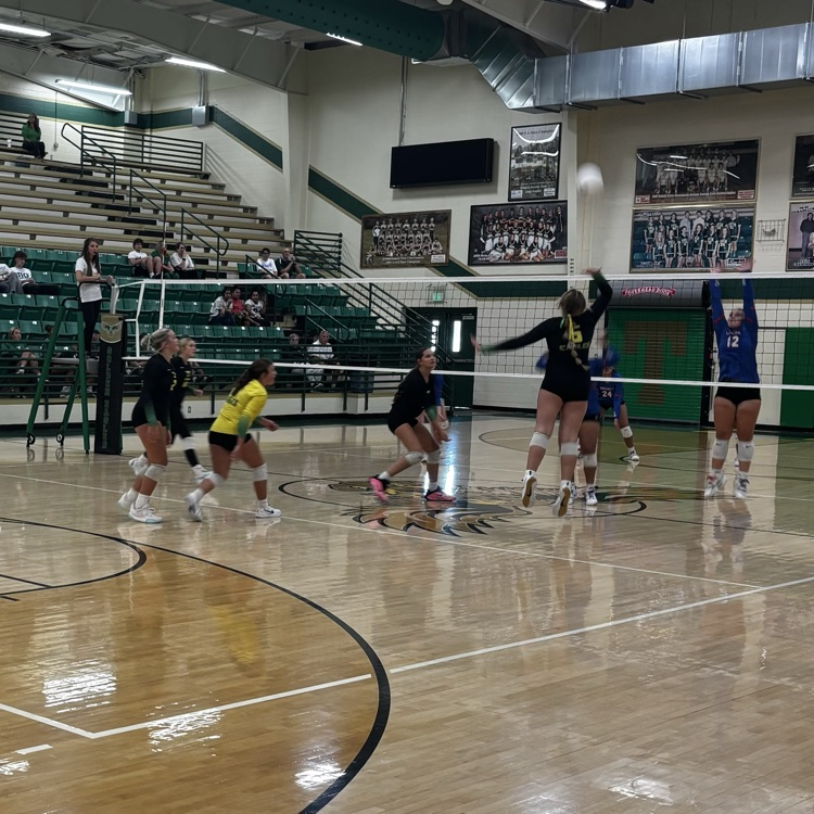 Congrats to the GCTJHS Volleyball Team for sweeping Paragould in straight sets!  Great Day To Be A Jr Eagle! 🦅 