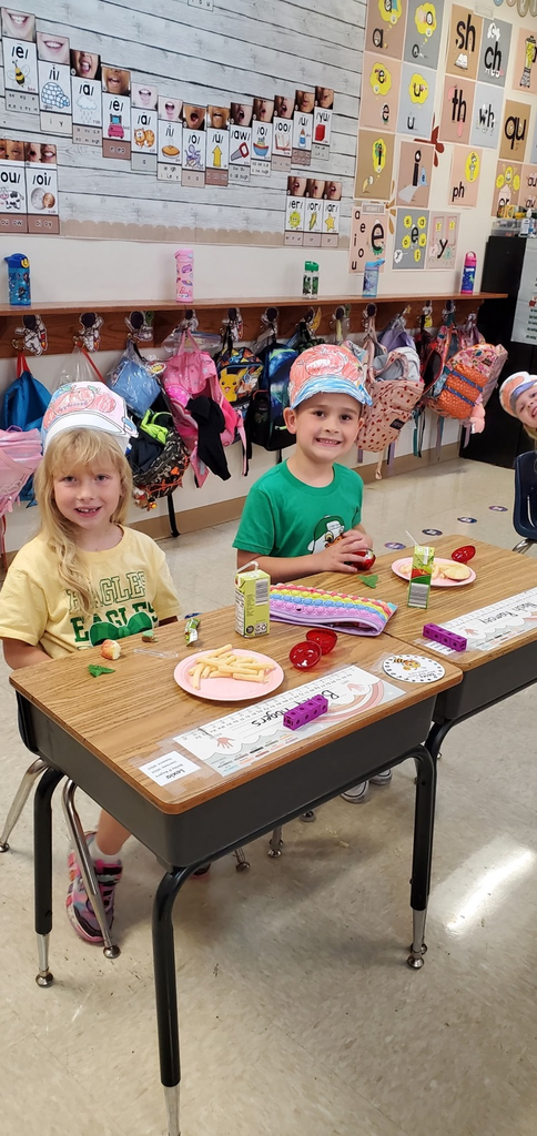 Mrs. Melissa's class celebrated the Beginning of their Knowledge Unit: 5 Senses with Apple Day, also a new sound this week /a/. We used all of senses to explore the world of apples and Johnny Appleseed! 