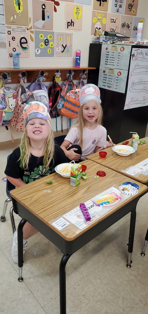 Mrs. Melissa's class celebrated the Beginning of their Knowledge Unit: 5 Senses with Apple Day, also a new sound this week /a/. We used all of senses to explore the world of apples and Johnny Appleseed! 