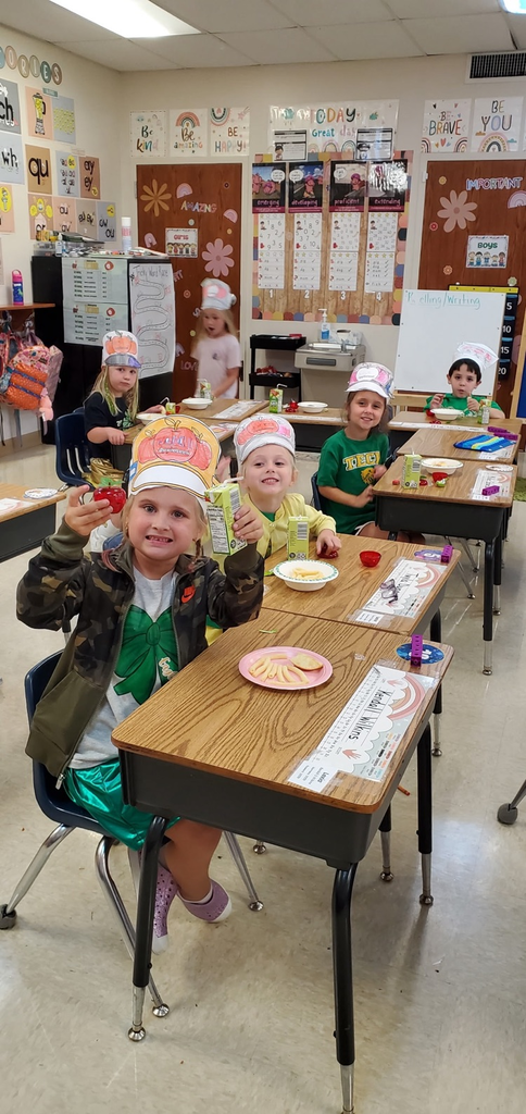 Mrs. Melissa's class celebrated the Beginning of their Knowledge Unit: 5 Senses with Apple Day, also a new sound this week /a/. We used all of senses to explore the world of apples and Johnny Appleseed! 