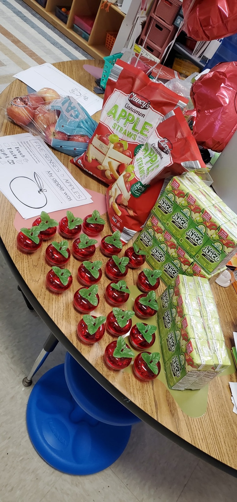Mrs. Melissa's class celebrated the Beginning of their Knowledge Unit: 5 Senses with Apple Day, also a new sound this week /a/. We used all of senses to explore the world of apples and Johnny Appleseed! 