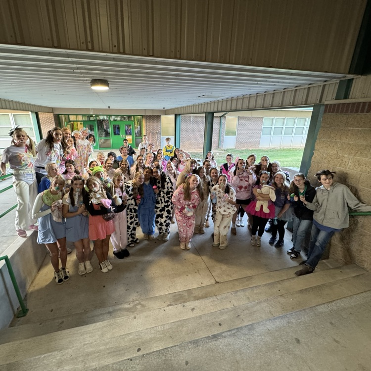 HOCO GCTJHS Dress Up Day #1: Elders vs Babies