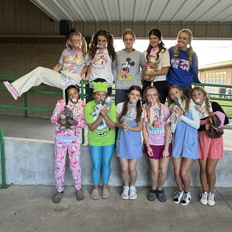 HOCO GCTJHS Dress Up Day #1: Elders vs Babies