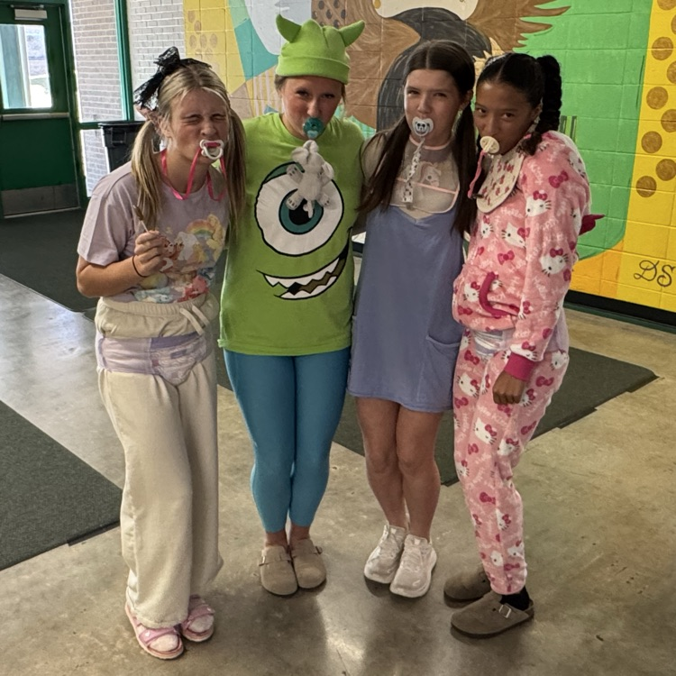 HOCO GCTJHS Dress Up Day #1: Elders vs Babies