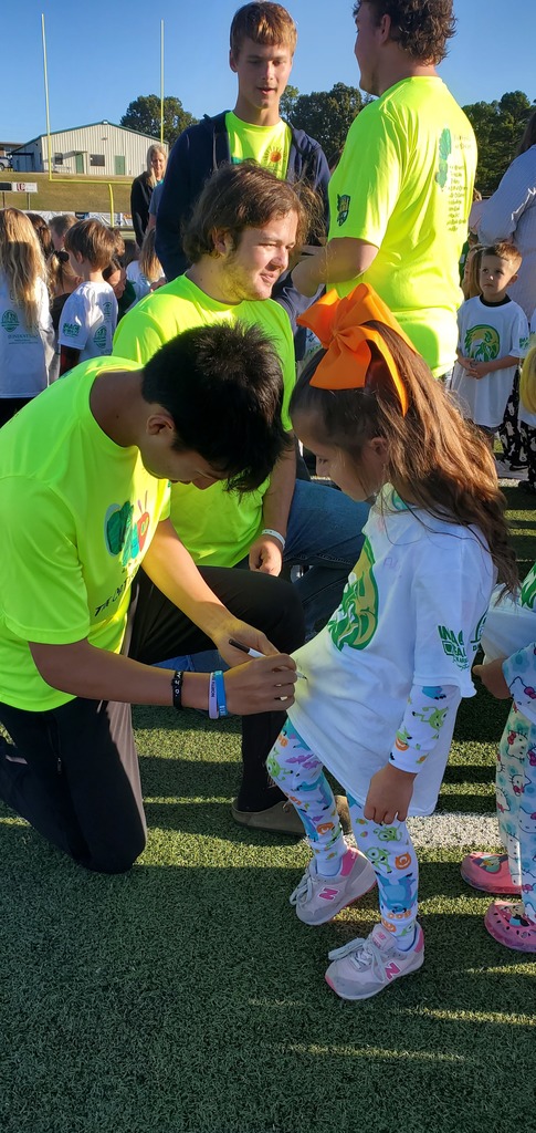 🦅💚 2025 GCT Primary Passing Down Eagle Pride! 💚🦅  It’s one of our favorite GCT Primary traditions for Kindergarten students! Our high school students officially passed down their Eagle Pride to the next generation of Eagles. 💫
