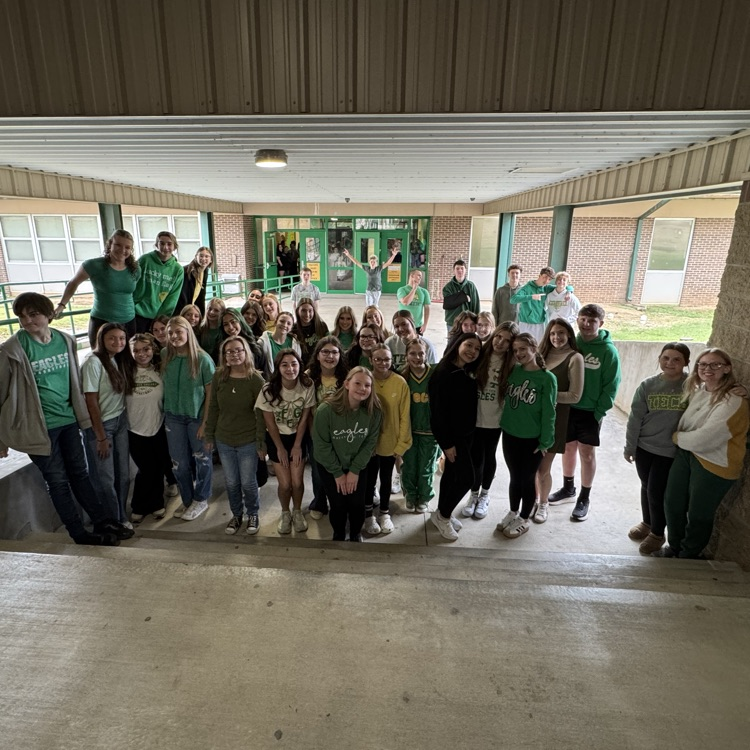 Color Wars: 8th: Black & White, 9th: Green & Gold. Great Day To Be A Jr Eagle! ๐ฆ