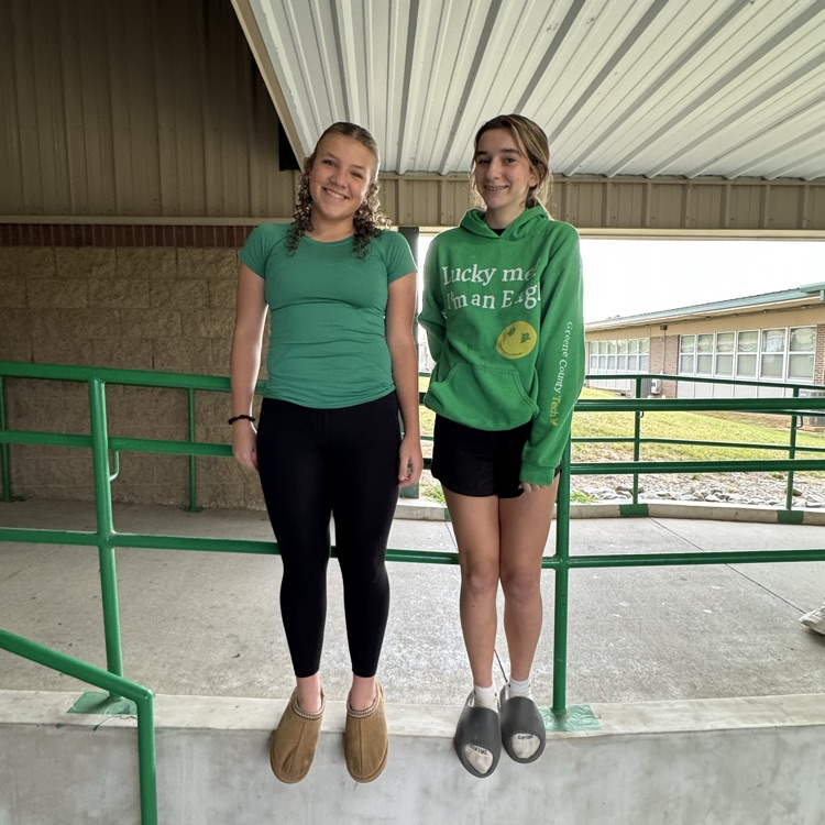 Color Wars: 8th: Black & White, 9th: Green & Gold. Great Day To Be A Jr Eagle! ๐ฆ