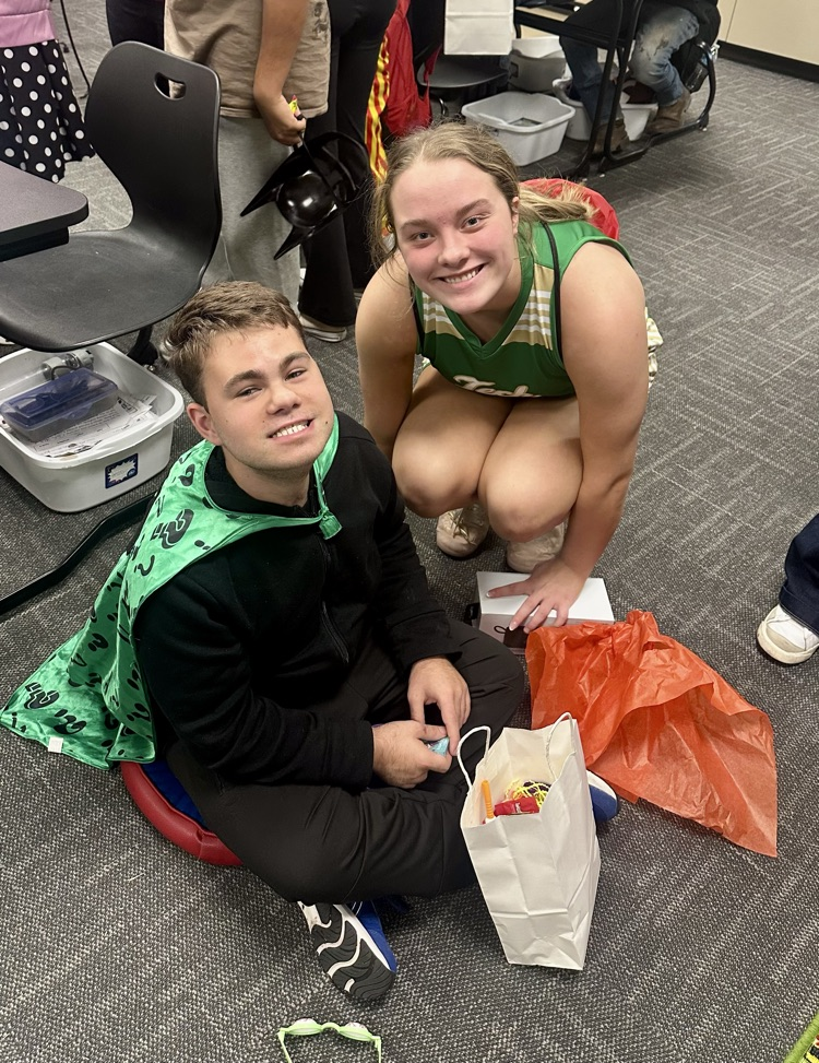 Pay it Forward Club students