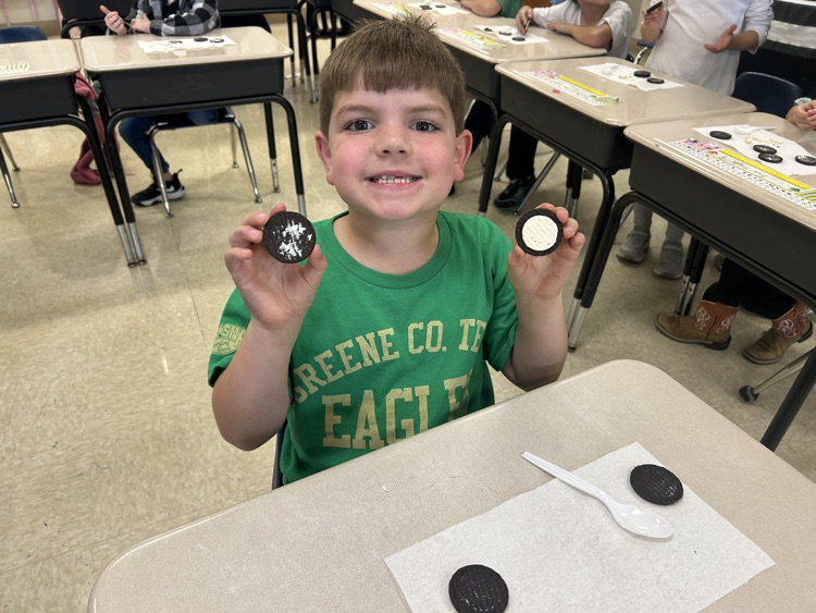 My class made moon phases with Oreos today while we’re learning about astronomy!