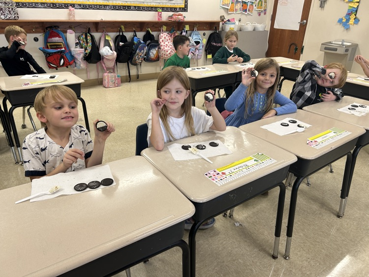 My class made moon phases with Oreos today while we’re learning about astronomy!