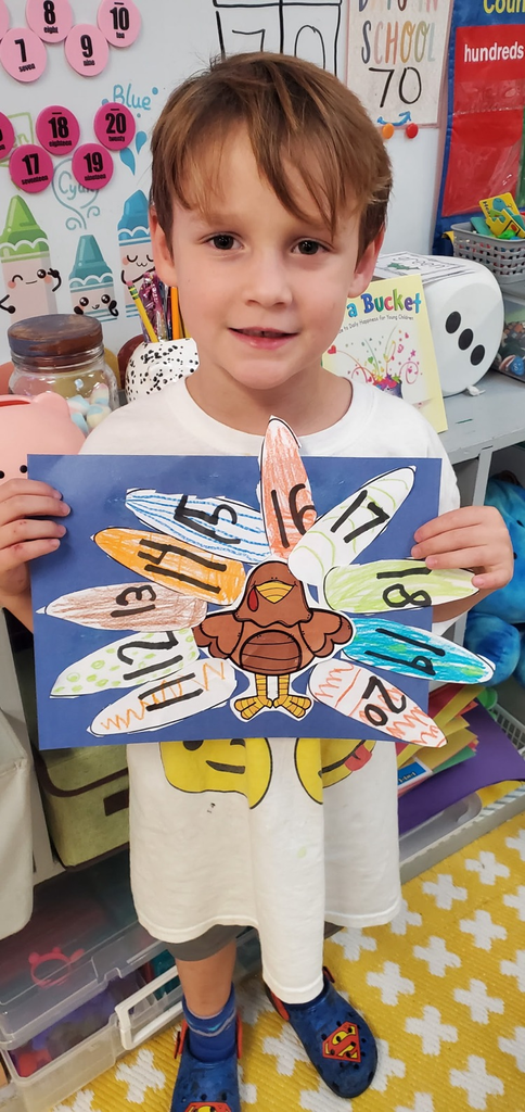 Mrs. Melissa's class finished the day getting ready for Thanksgiving with Teen Number Turkeys and a Charlie Brown Thanksgiving feast! Plus doesn't everyone have a turkey for a teacher?! 
