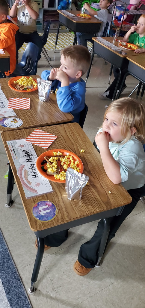 Mrs. Melissa's class finished the day getting ready for Thanksgiving with Teen Number Turkeys and a Charlie Brown Thanksgiving feast! Plus doesn't everyone have a turkey for a teacher?! 