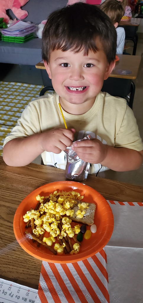 Mrs. Melissa's class finished the day getting ready for Thanksgiving with Teen Number Turkeys and a Charlie Brown Thanksgiving feast! Plus doesn't everyone have a turkey for a teacher?! 