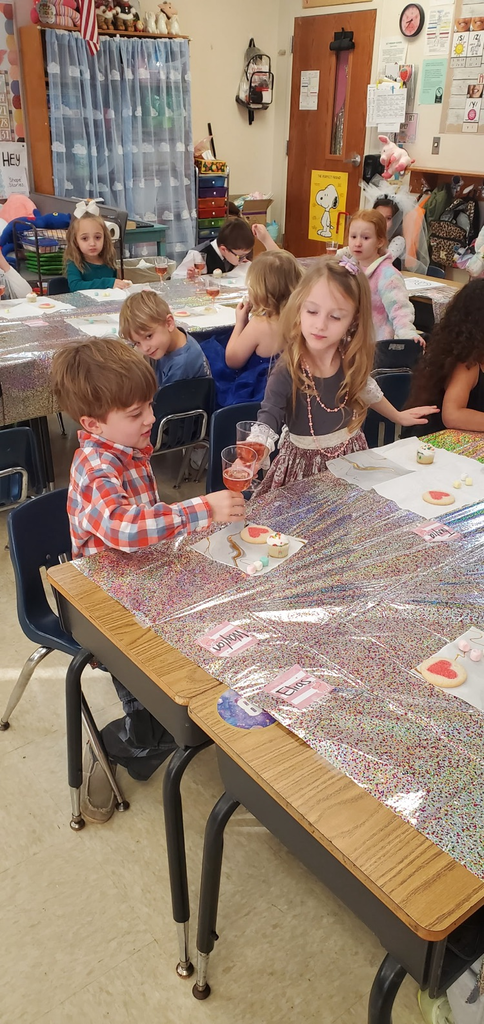 Mrs. Melissa's class celebrated "QU " today with the wedding of Q & U, we made a quilt with gifts starting with /qu/, wrote words with "qu" and talked about, how in words, they are never alone.