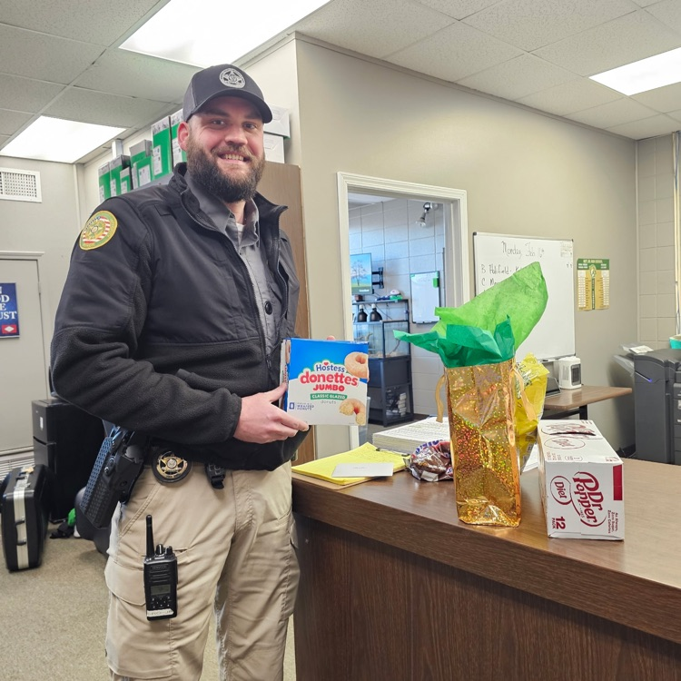 Happy SRO Appreciation Day! Officer Landon Crumpton does a great job of ensuring the safety and wellbeing of our students. He is another reason why It Is A Great Day To Be A Jr Eagle! 🦅
