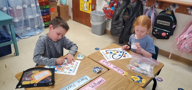 Mrs. Melissa's class took some time to Shake it Up in math... shaking dice to combine addends to find the sum and then color!! 