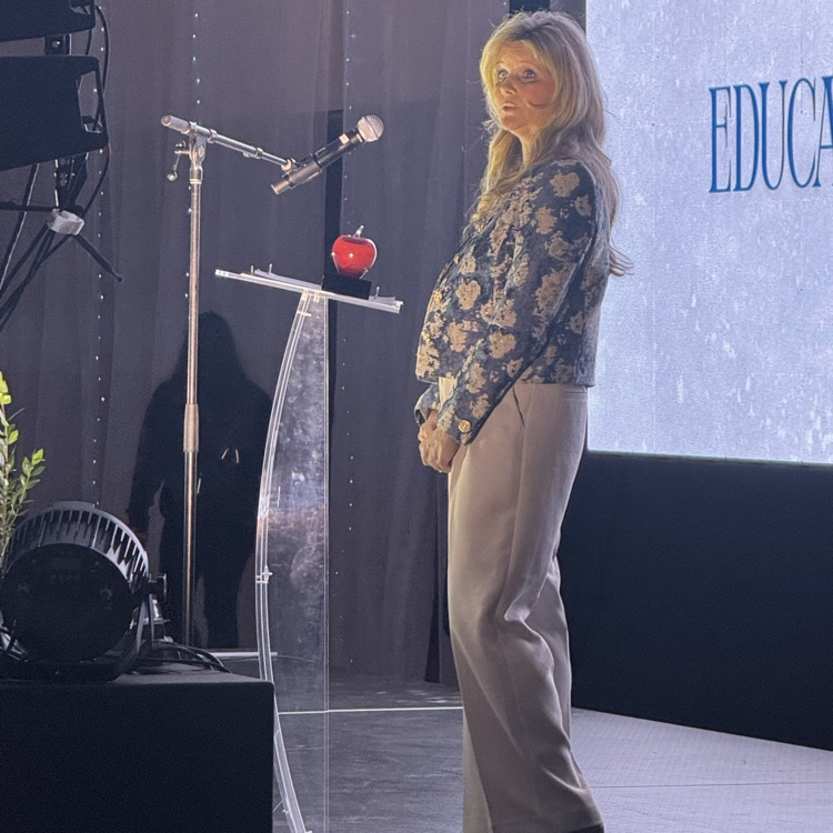 Congrats to our own, Kim Webb! She was selected as the 2026 Paragould Chamber Educator of the Year! Great Day To Be A Jr Eagle! 🦅